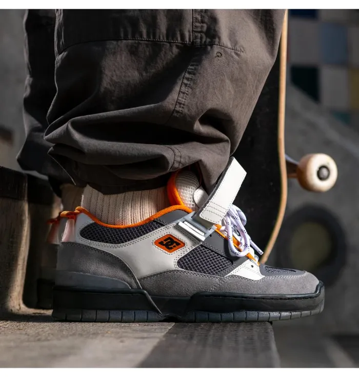 DC Shoes Skate Men JS 1 Shanahan Pro Skate Shoes Greyblackorange