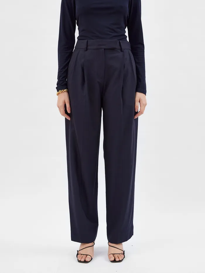 Esse Studios 8211 Oilo Tailored Trouser in French Navy Women Pants The UNDONE