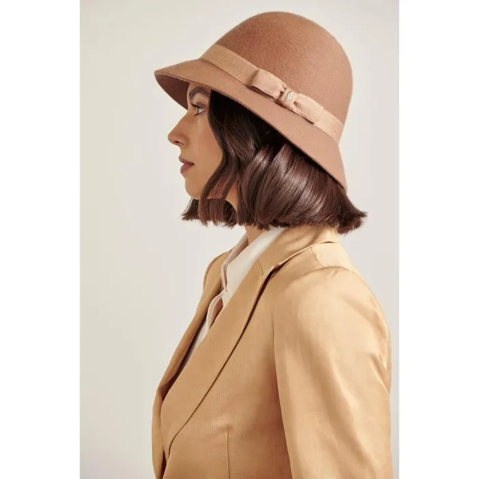 Helen Kaminski Round Crown Alfreda 6 Camel 8211 Hats