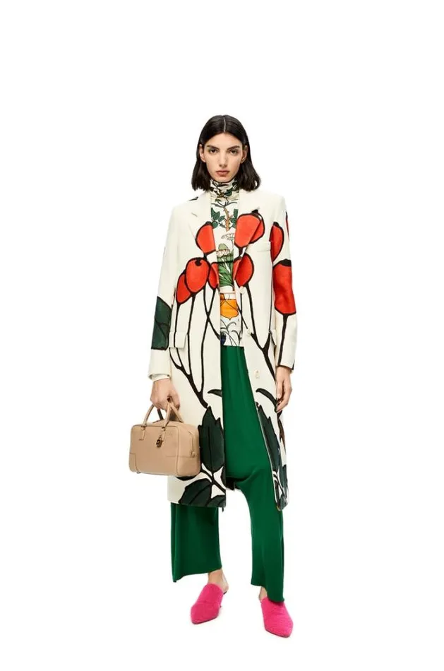 Loewe Amazona 28 Bag In Soft Grained Calfskin Sand Women Tote and Top Handle Bags