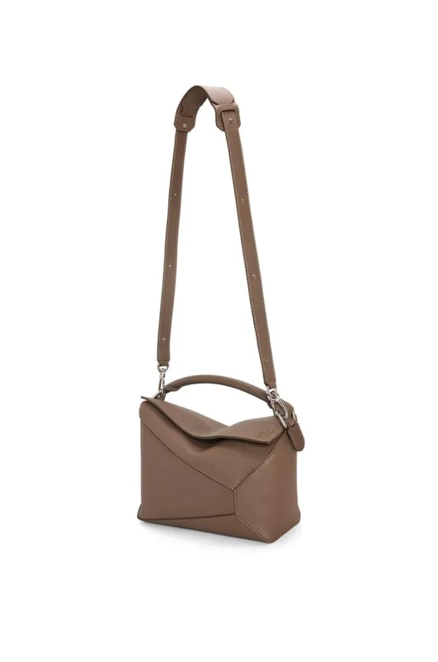Loewe Puzzle Bag In Grained Calfskin Tundra Men Shoulder Bags
