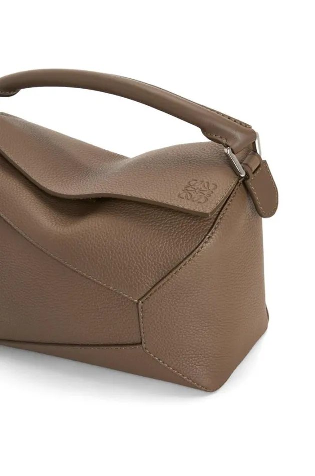 Loewe Puzzle Bag In Grained Calfskin Tundra Men Shoulder Bags