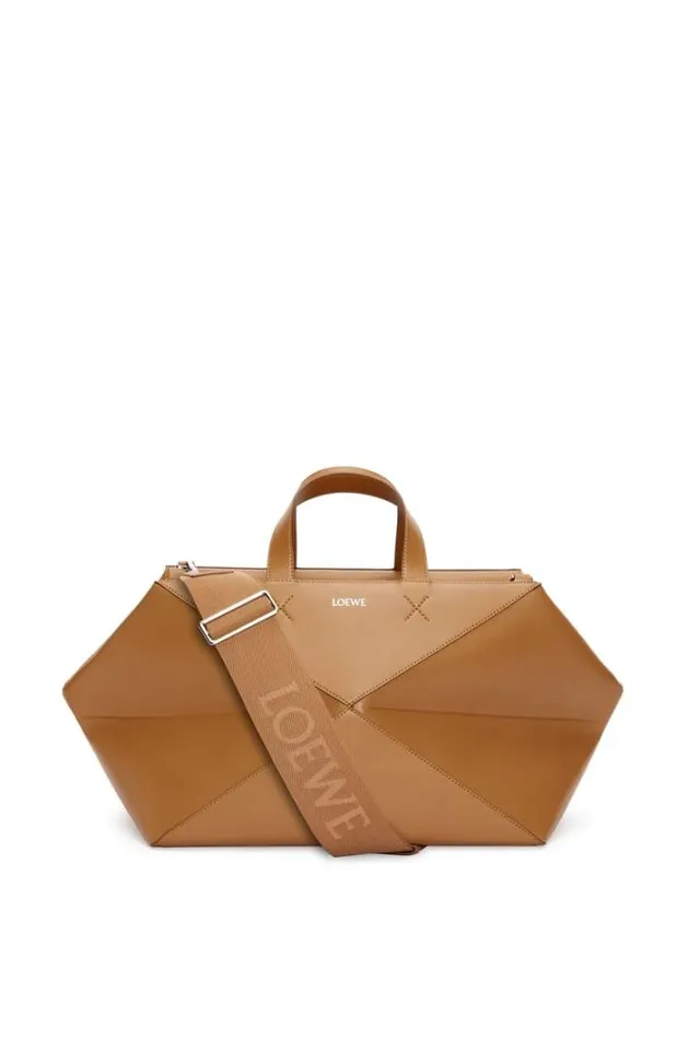 Loewe Puzzle Fold Duffle In Shiny Calfskin Oak Men Travel Bags