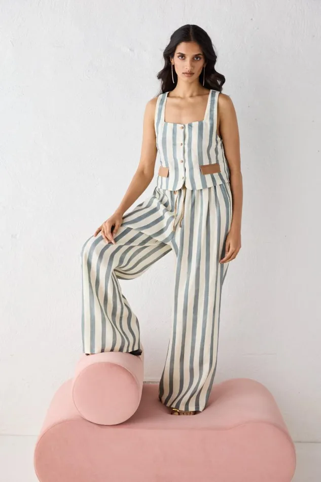 VRG GRL Sets Sadie Linen Top Tide 8211 Women VRG GRL Sets Sadie Linen Top Tide 8211 Women