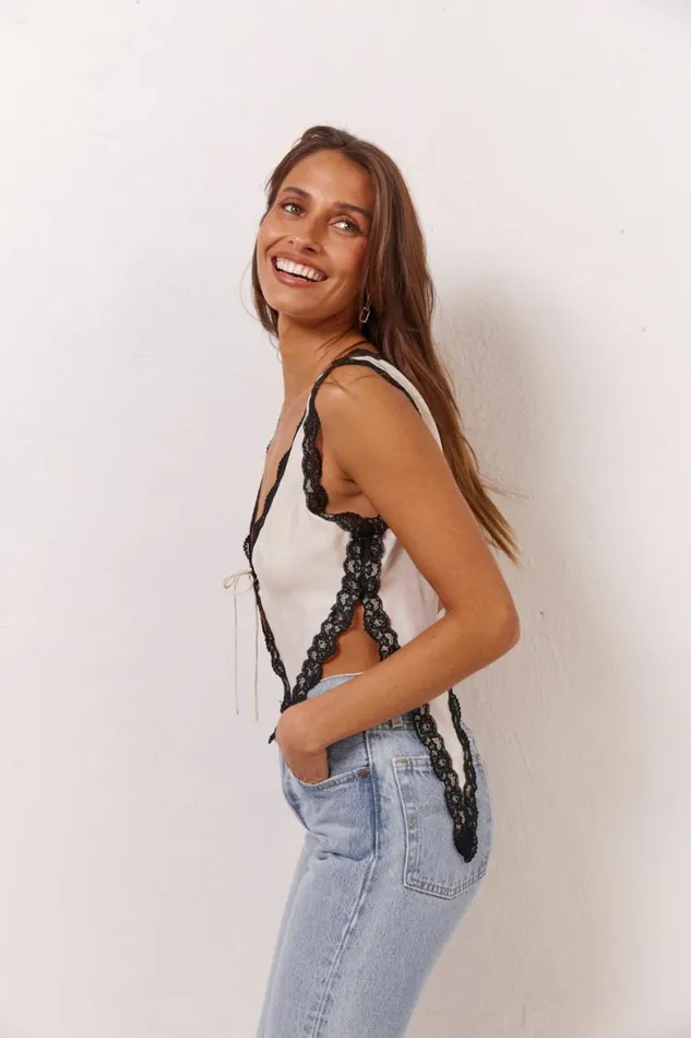 VRG GRL Sleeveless Aurelie Top White 8211 Women VRG GRL Sleeveless Aurelie Top White 8211 Women
