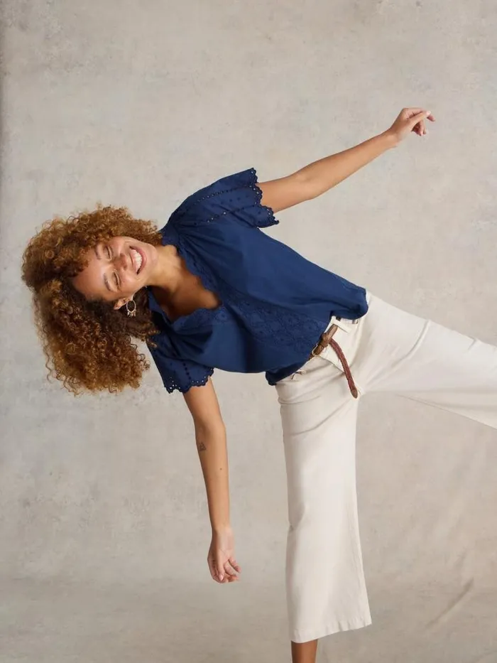White Stuff Tops and TShirts Women FLUTTER SLEEVE BRODERIE TOP French Navy White Stuff Tops and TShirts Women FLUTTER SLEEVE BRODERIE TOP French Navy