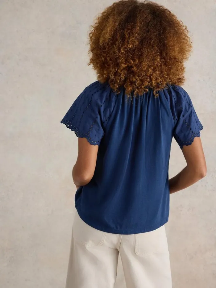 White Stuff Tops and TShirts Women FLUTTER SLEEVE BRODERIE TOP French Navy White Stuff Tops and TShirts Women FLUTTER SLEEVE BRODERIE TOP French Navy