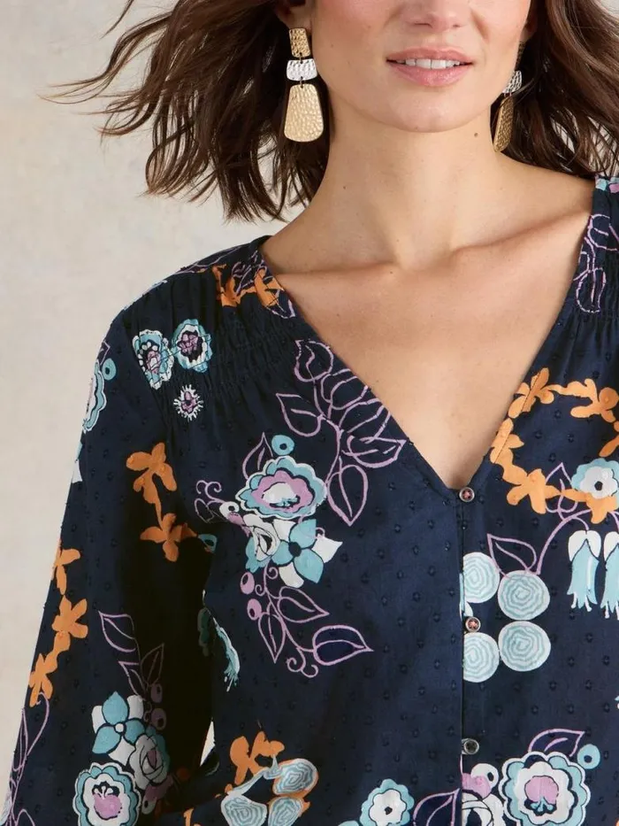 White Stuff Tops and TShirts Women Rae Organic Cotton V Neck Top Navy Print White Stuff Tops and TShirts Women Rae Organic Cotton V Neck Top Navy Print