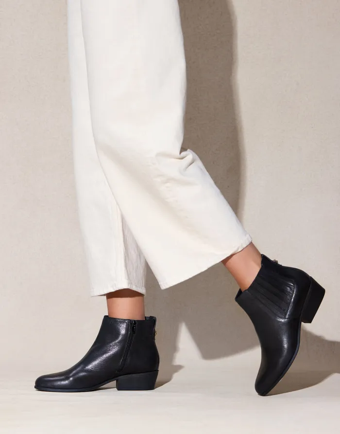 Women Aerosoles Ankle Boots Comfortable Covered Gore Western Ankle Bootie In Black Waxy Leather Leather