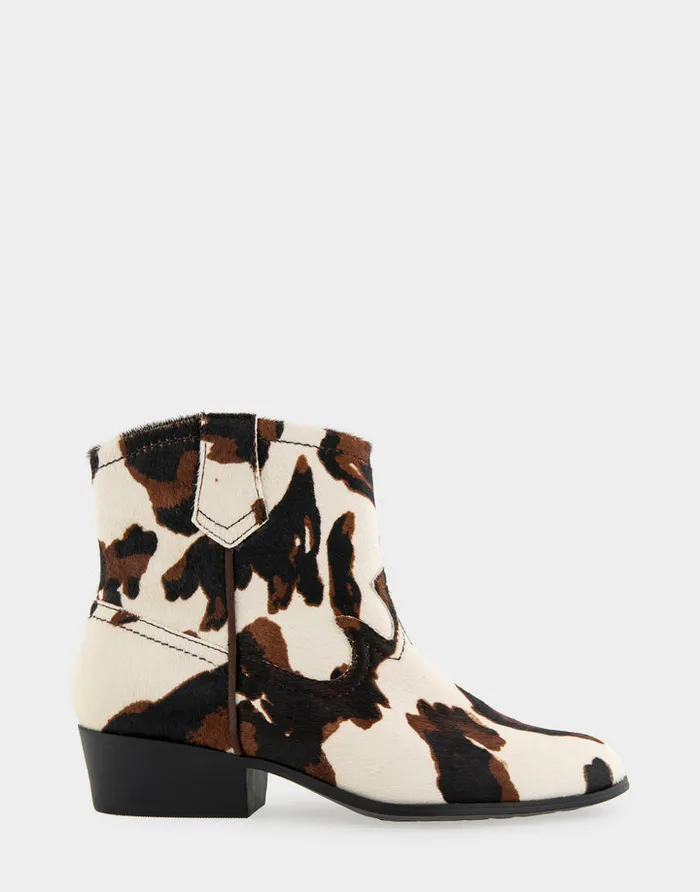 Women Aerosoles Ankle Boots Comfortable Pull On Western Bootie In Cow Print Haircalf