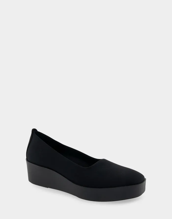 Women Aerosoles Clogs and Mules Comfortable Flatform Shoe In Black Stretch Gabardine Fabric Women Aerosoles Clogs and Mules Comfortable Flatform Shoe In Black Stretch Gabardine Fabric