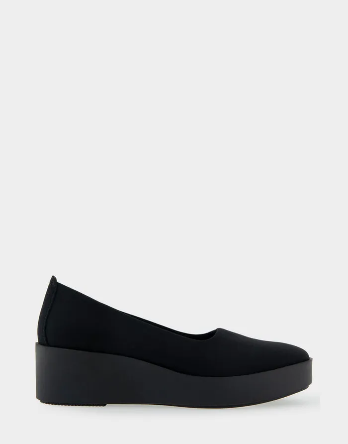 Women Aerosoles Clogs and Mules Comfortable Flatform Shoe In Black Stretch Gabardine Fabric