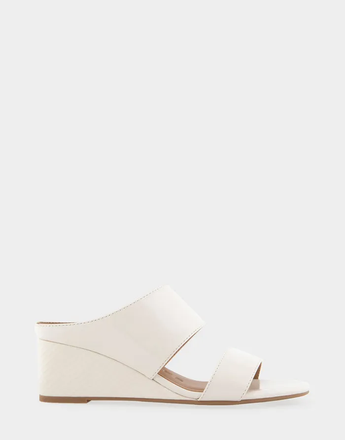 Women Aerosoles Wide Width Sandals Comfortable Two Band Mid Wedge Slide Sandal In Eggnog Patent Faux Leather