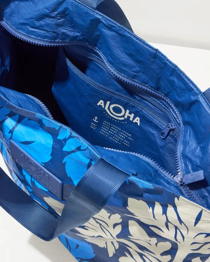 WomenBeach and Home Aloha Collection Awapuhi Day Tripper Tote Makainavy Tommy Bahama Luggage and Travel WomenBeach and Home Aloha Collection Awapuhi Day Tripper Tote Makainavy Tommy Bahama Luggage and Travel