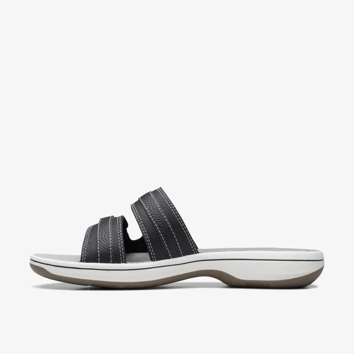 Women Breeze Piper Black Clarks Sandals and Flip Flops