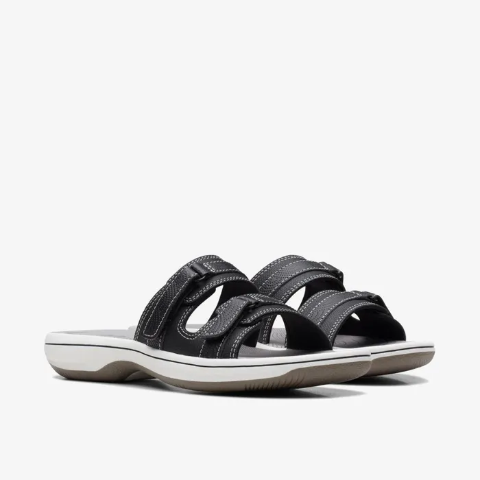 Women Breeze Piper Black Clarks Sandals and Flip Flops