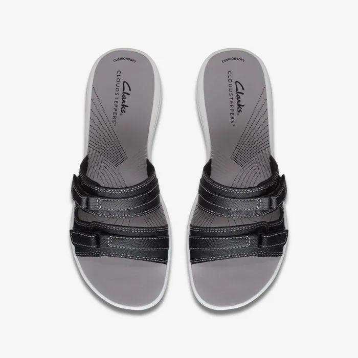 Women Breeze Piper Black Clarks Sandals and Flip Flops