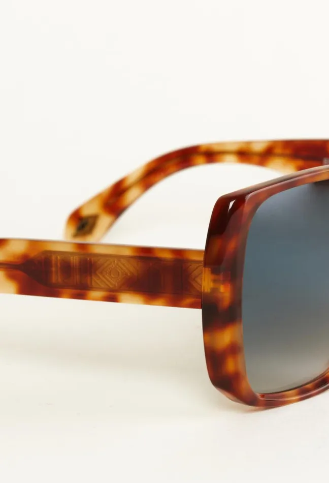 Women Eyewear Baandsh Sunglasses Leslie Pink