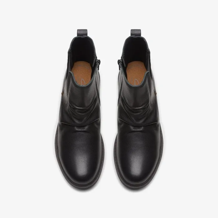 Women Hearth Rose Black Leather Clarks Boots and Booties