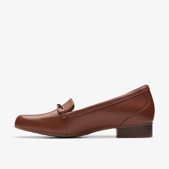Women Juliet Shine Tan Leather Clarks Loafers and Oxfords