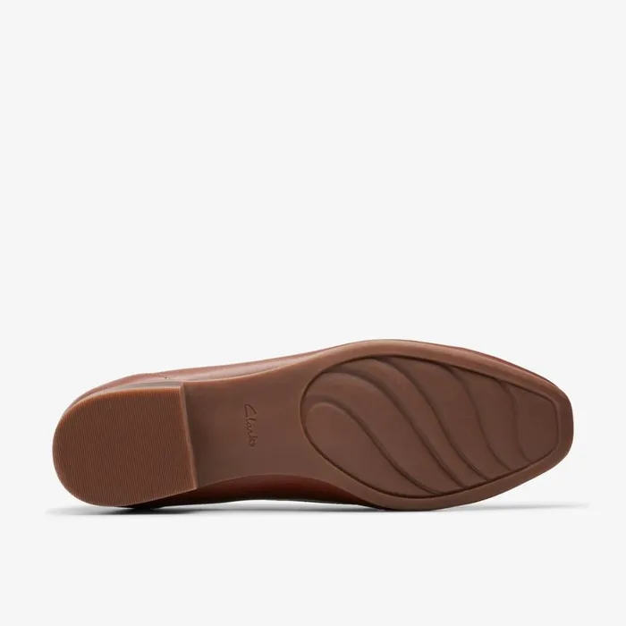 Women Juliet Shine Tan Leather Clarks Loafers and Oxfords