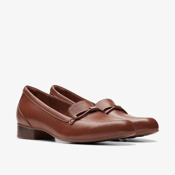 Women Juliet Shine Tan Leather Clarks Loafers and Oxfords