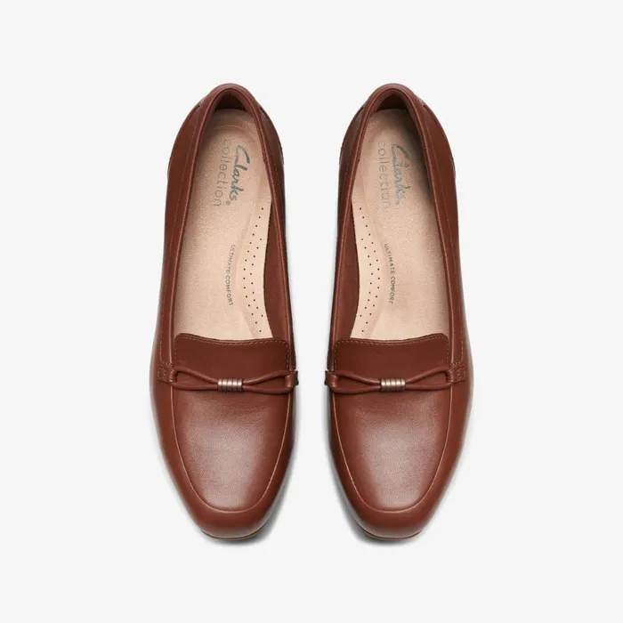Women Juliet Shine Tan Leather Clarks Loafers and Oxfords