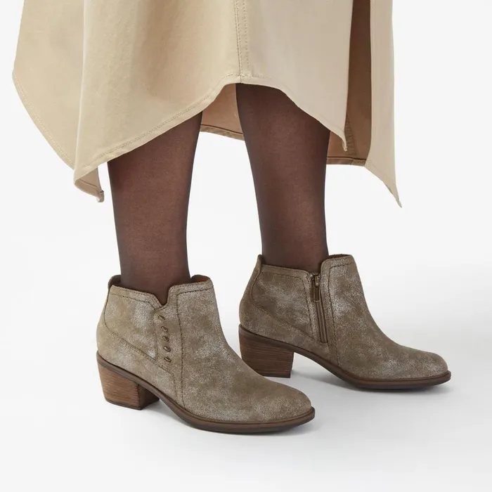 Women Neva Lo Taupe Metallic Clarks Boots and Booties