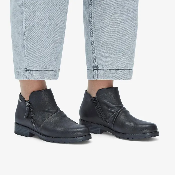 Women Nissini Top Waterproof Black Leather Clarks Boots and Booties