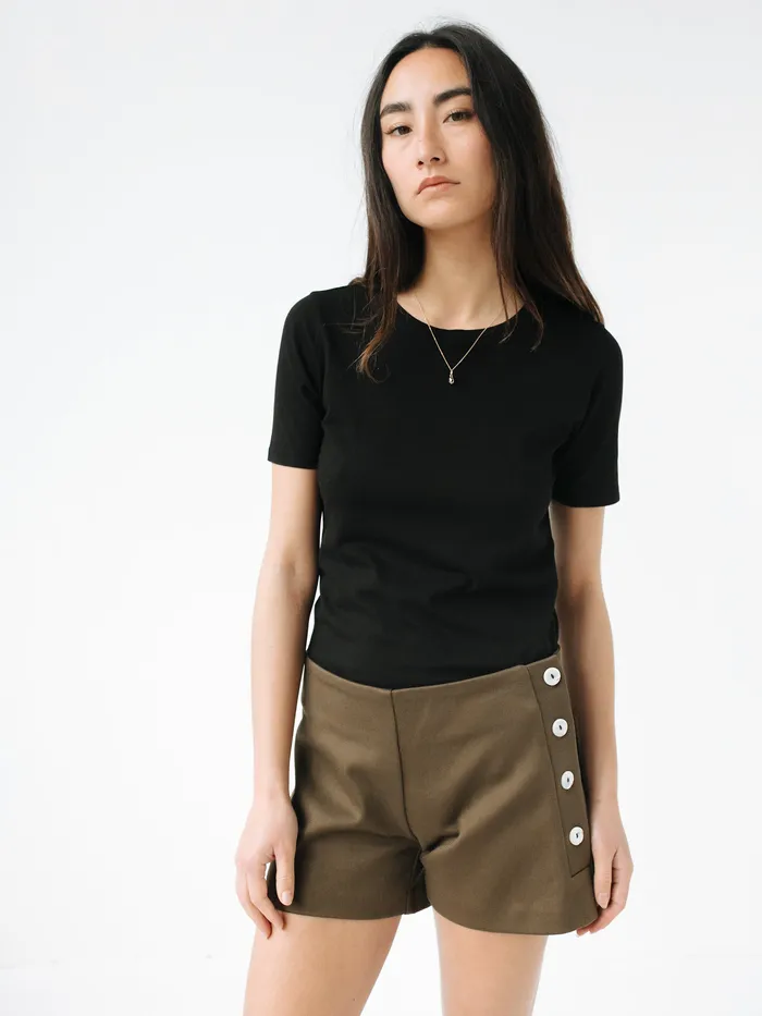 Women Shorts The UNDONE Matin 8211 Sant Elm Short in Khaki