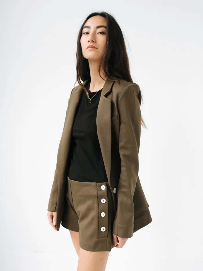 Women Shorts The UNDONE Matin 8211 Sant Elm Short in Khaki