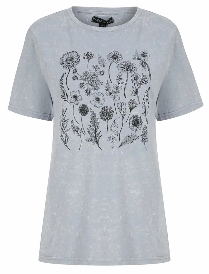 Women TShirts Tokyo Laundry Bloom Motif Acid Wash Cotton TShirt In Aleutian Blue 8211 Weekend Vibes Lightblue Women TShirts Tokyo Laundry Bloom Motif Acid Wash Cotton TShirt In Aleutian Blue 8211 Weekend Vibes Lightblue