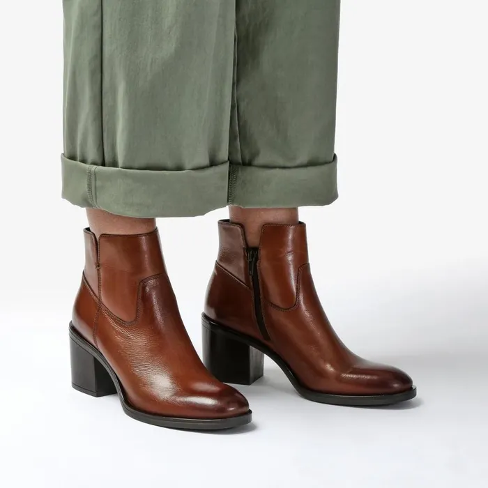 Women Valvestino Lo Dark Tan Leather Clarks Boots and Booties